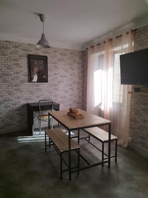Jolie Maison De Bourg Tout Equipee 10Km D'Ambert Saint-Amant-Roche-Savine Экстерьер фото